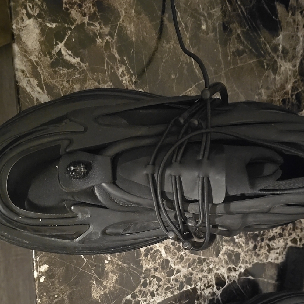 Men's Black Athletic Shoes